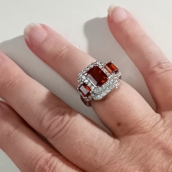 Sterling Silver Cocktail ring, red gemstone sz 7.25 - Picture 4 of 10